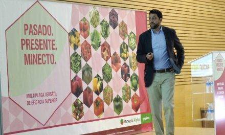 Syngenta presenta en Almería la última tecnología frente a las principales plagas de insectos en tomate y pimiento