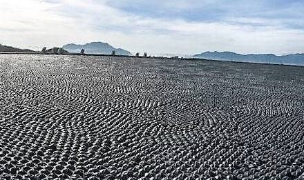 Módulos que reducen la evaporación y evitan el crecimiento de algas