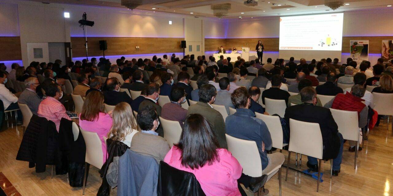 FMC participa en el 16 Symposium de Sanidad Vegetal presentando el insecticida Exirel® Cebo y la App Arc™ farm intelligence