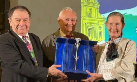 Premio Garofano d’Argento para Alicia Namesny y Pere Papasseit por sus actividades en la promoción de la hortofruticultura mundial