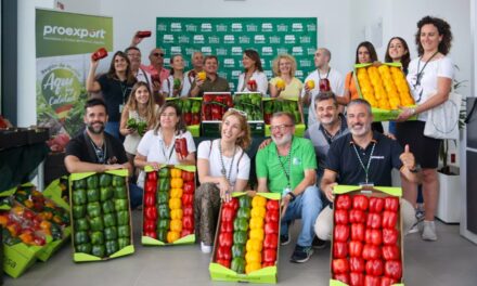 Éxito en la jornada #VitamínateConPimiento: De periodistas a agricultores, por un día