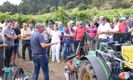 FEUGA e IPMWORKS demuestran que es posible ahorrar un 40% de plaguicidas en viticultura con maquinaria de pulverización confinada